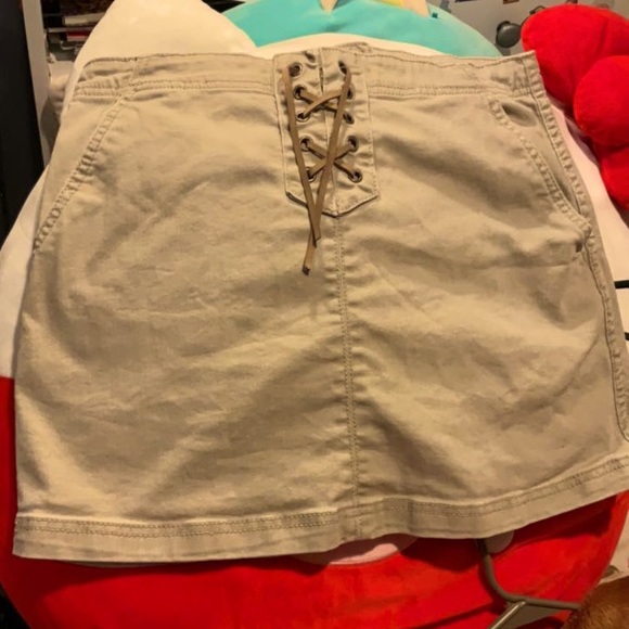 Aeropostale Khaki Beige Zipper Skirt size 8 leather ties - Picture 1 of 6